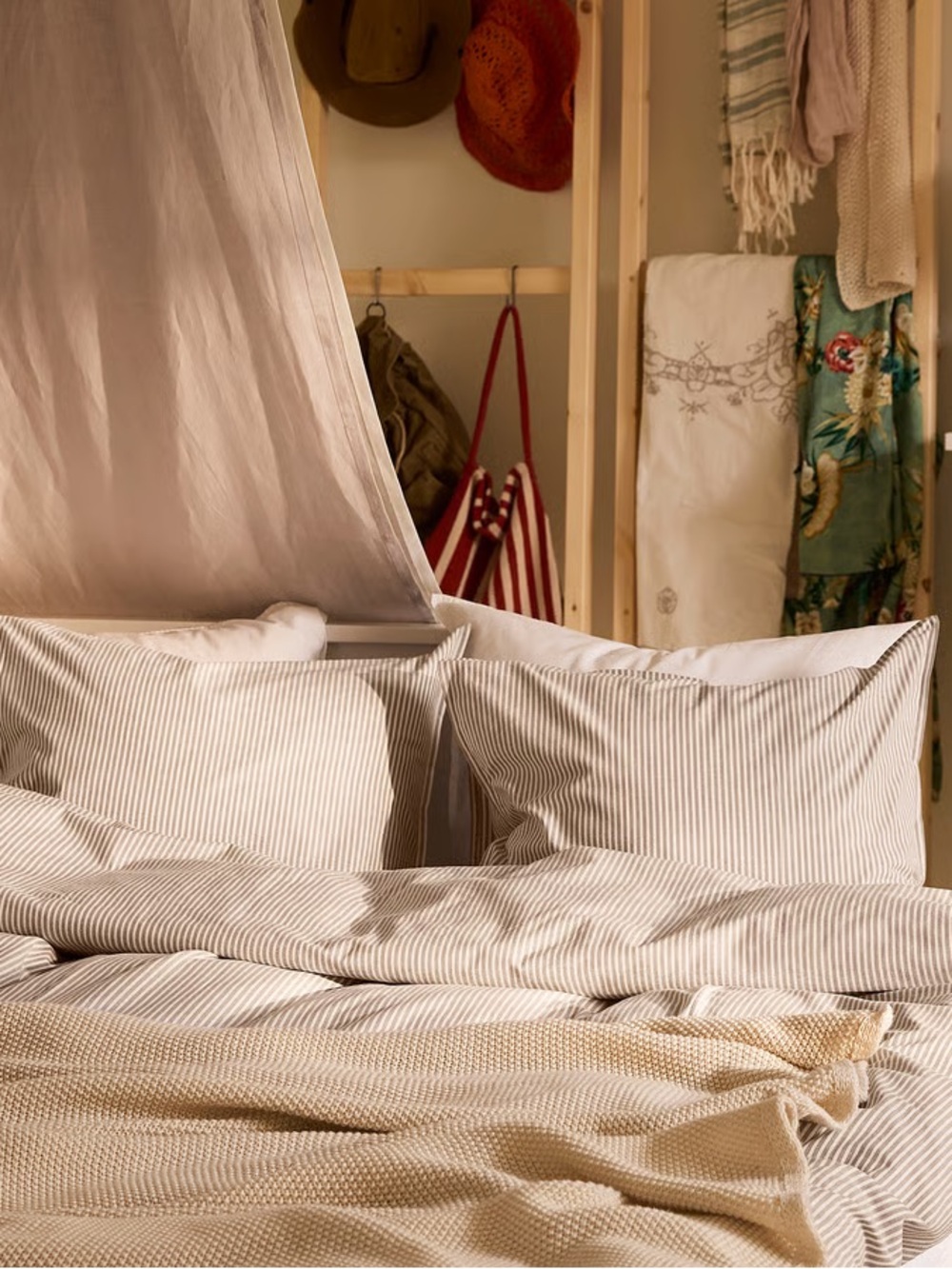 Striped Cotton Bedding Set in Beige
